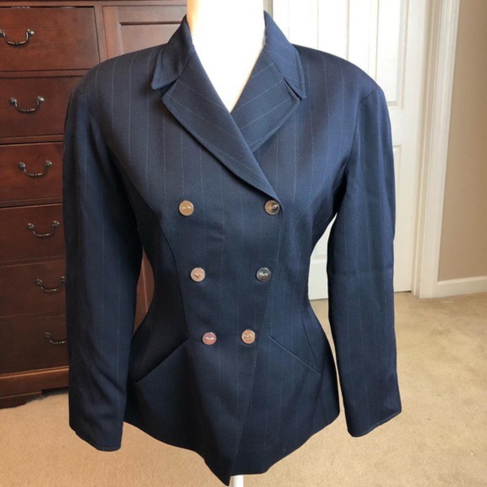 Beautiful classic Thierry Mugler Blazer